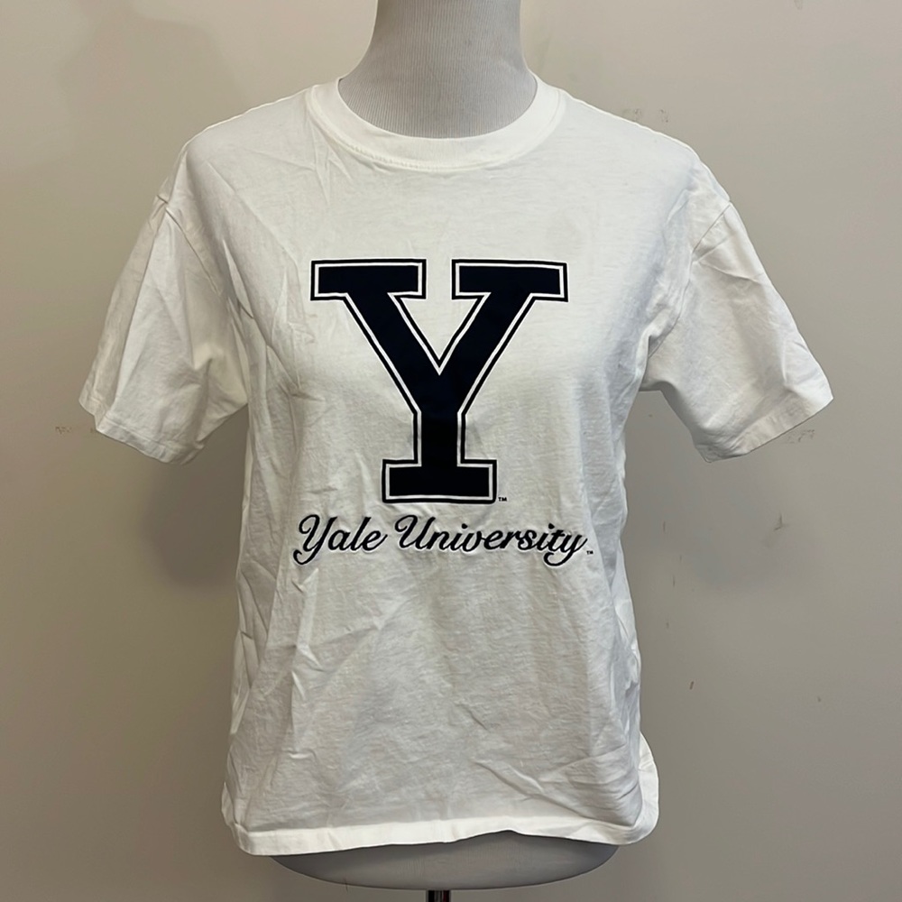 Divided Yale University White and Navy Cropped Tee Shirt Size Small